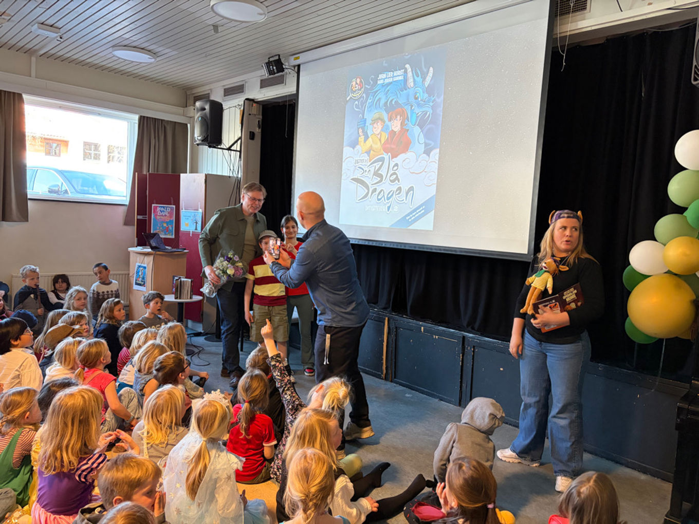 Jørn Lier Horst var på besøk, til glede for små og store